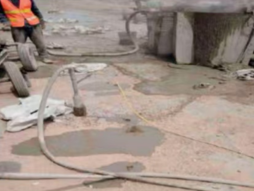 昌邑水泥混凝土路面板底注浆技术 路面脱空注浆整治方案